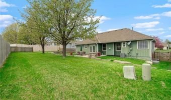 16011 Cedar St, Basehor, KS 66007