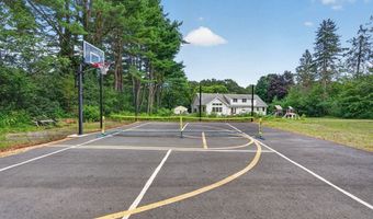 6 Hawthorne Cir, Andover, MA 01810