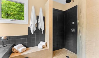 2529 Thornapple Dr, Ann Arbor, MI 48103