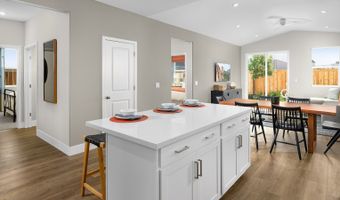 2460 MIDNIGHT Ln, Santa Rosa, CA 95403