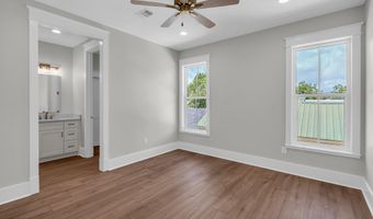 412 Main St, Bay St. Louis, MS 39520