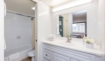 201 Ohua Ave 903-Mauka, Honolulu, HI 96815