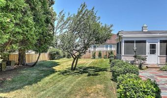 6 Woodbine St, East Providence, RI 02915
