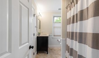 23 South St, Barrington, RI 02806
