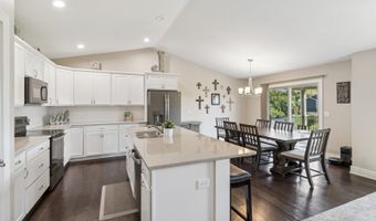 1337 S 7th St, Adel, IA 50003