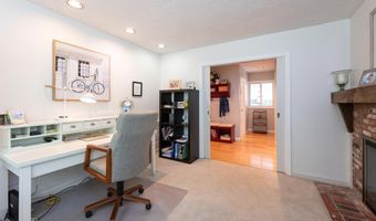 28 Woodland Dr, Amherst, NH 03031