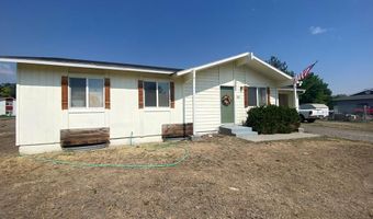 921 S 10th St, Challis, ID 83226