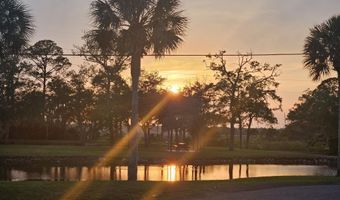 257 JASMINE St, Atlantic Beach, FL 32233