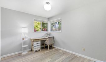 2832 Oak Grove Dr NW, Albany, OR 97321