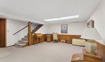 1300 N BAY RIDGE Rd, Appleton, WI 54915