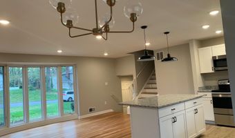 6810 FERN Ln, Annandale, VA 22003
