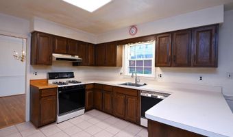 6820 COLBURN Dr, Annandale, VA 22003