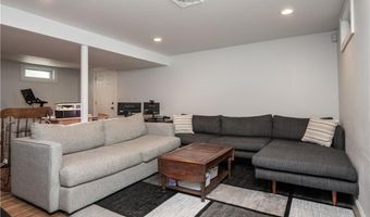 24 Southmayd St, Newport, RI 02840