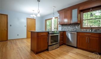 102 Chickadee Ct, Athens, GA 30605