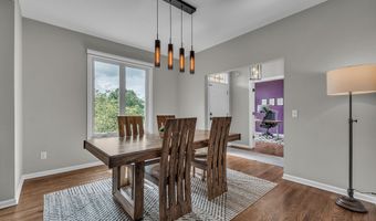 5049 Birdie Ln, Ann Arbor, MI 48103