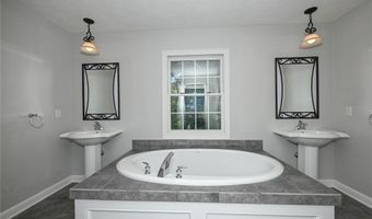 990 Whisperwood Ln, Aurora, OH 44202
