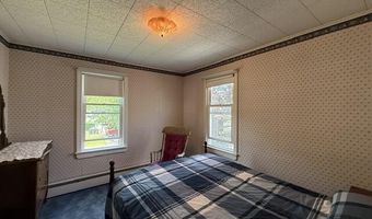 10 Palm St, Baileyville, ME 04694