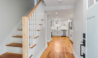 13 Carey St, Newport, RI 02840