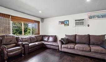 75 Oak St, Amityville, NY 11701