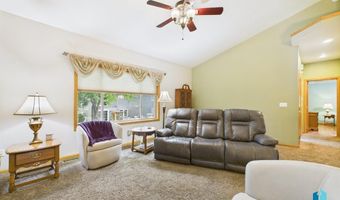 605 S Palmer Dr, Brandon, SD 57005