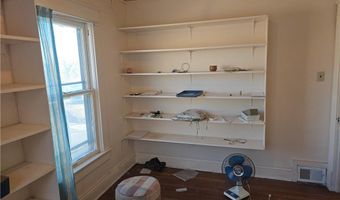 121 N 10th St, Atchison, KS 66002