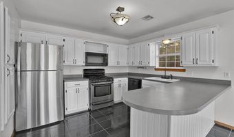 1101 Wendy Ln, Altus, OK 73521