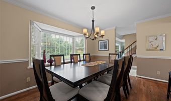 21 Meadowbrook Country Club Est, Ballwin, MO 63011