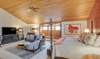 6 Williamsburg Ln, Bedford, NH 03110