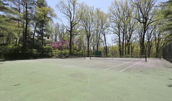 8710 LOWELL St, Bethesda, MD 20817