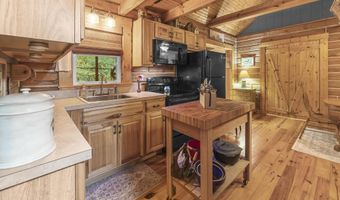 3331 N Shamrock Ln, Birdseye, IN 47513