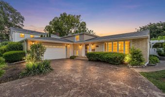 210 W Pickwick Rd, Arlington Heights, IL 60005