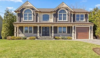 123 Columbus Blvd, Amityville, NY 11701
