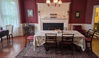 45 Woodlawn Ave 1, Bristol, RI 02809