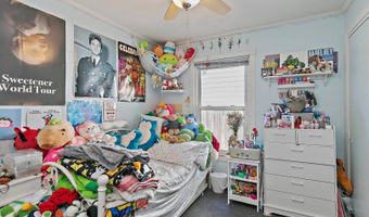 23096 W Lake Shore Dr, Antioch, IL 60002