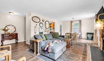 212 Wellington Pl, Aberdeen, NJ 07747