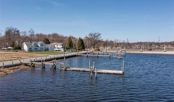 11 Mathewson Rd, Barrington, RI 02806
