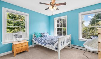 40 Haley Rd, Arundel, ME 04046