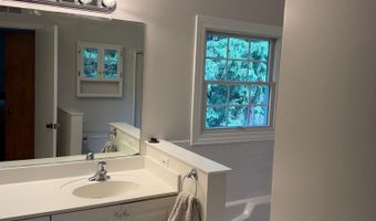 3925 Waldenwood Dr, Ann Arbor, MI 48105
