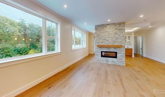 1 Longview Dr 401, Atkinson, NH 03811