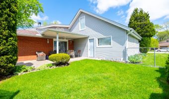1720 N CHESTNUT Ave, Arlington Heights, IL 60004