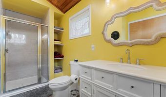 120 Vernon St, Algoma, WI 54201