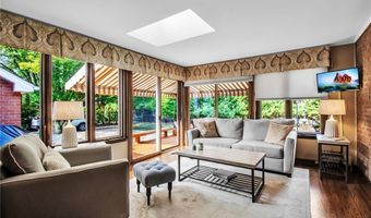 150 Brandywine Dr, Amherst, NY 14221
