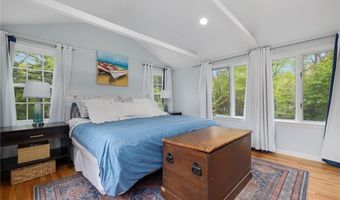 1 Gladridge Dr, East Greenwich, RI 02818
