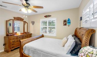 727 FLAMINGO Dr, Apollo Beach, FL 33572