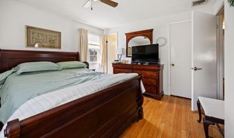 10 Brightwood Ln, Branford, CT 06405