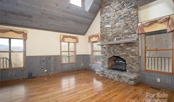 400 Three Dog Mountain Rd, Bakersville, NC 28705