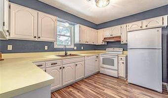 2 Mellor Ln, Bella Vista, AR 72715