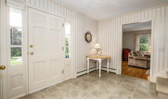 21 White Pine Dr, Brookfield, CT 06804
