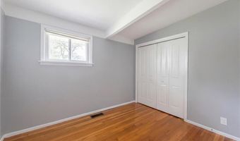 510 Wicklow Dr, Ballwin, MO 63021