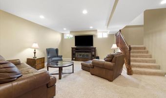 226 Arbor Trails Dr, Ballwin, MO 63021